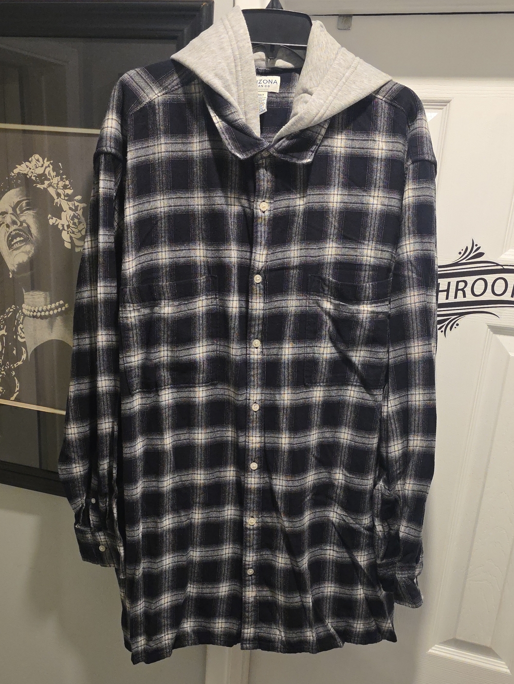 Arizona Jean Company Black & Gray Plaid Button-Down Shirt with Hood